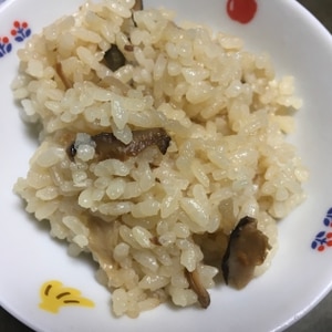 炊飯器で簡単！鶏肉の炊き込みごはん